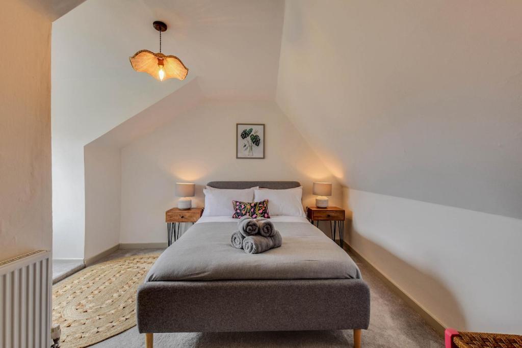 Cheerful 3 Bed Grade II Central Cottage Cirencester Extérieur photo