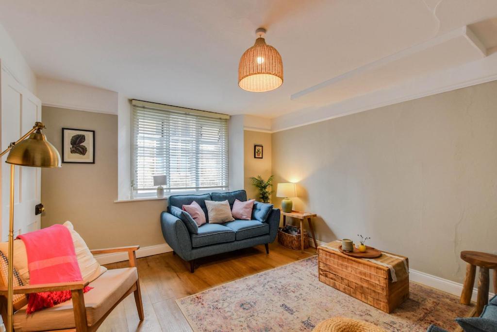 Cheerful 3 Bed Grade II Central Cottage Cirencester Extérieur photo