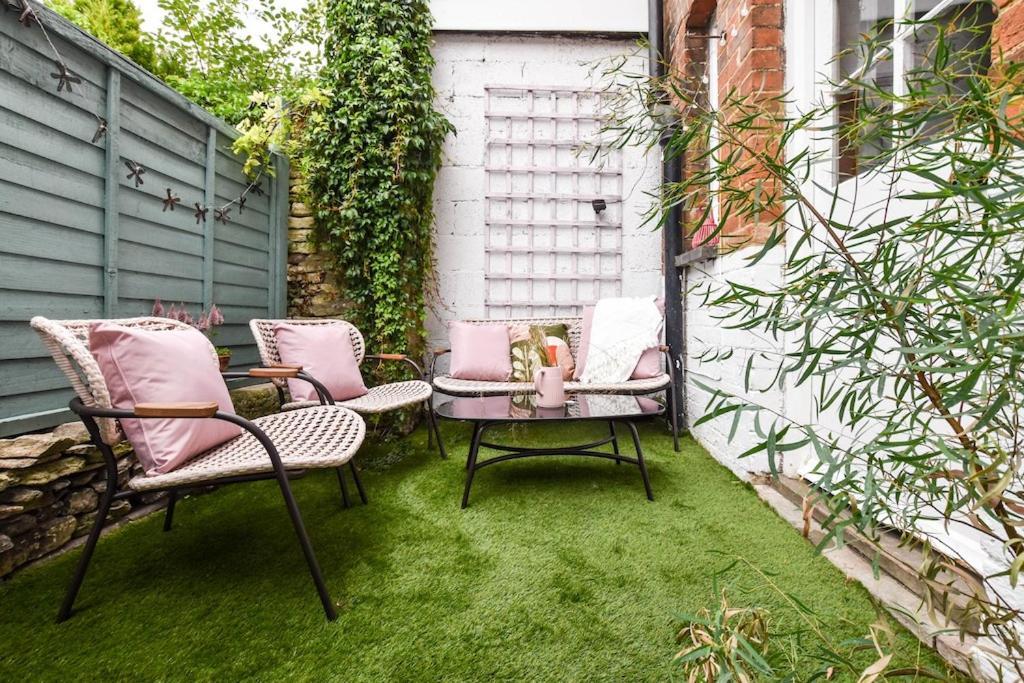 Cheerful 3 Bed Grade II Central Cottage Cirencester Extérieur photo